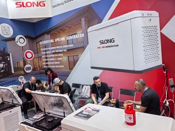 customers in exhibition customers in exhibition